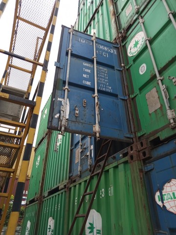 Container kho